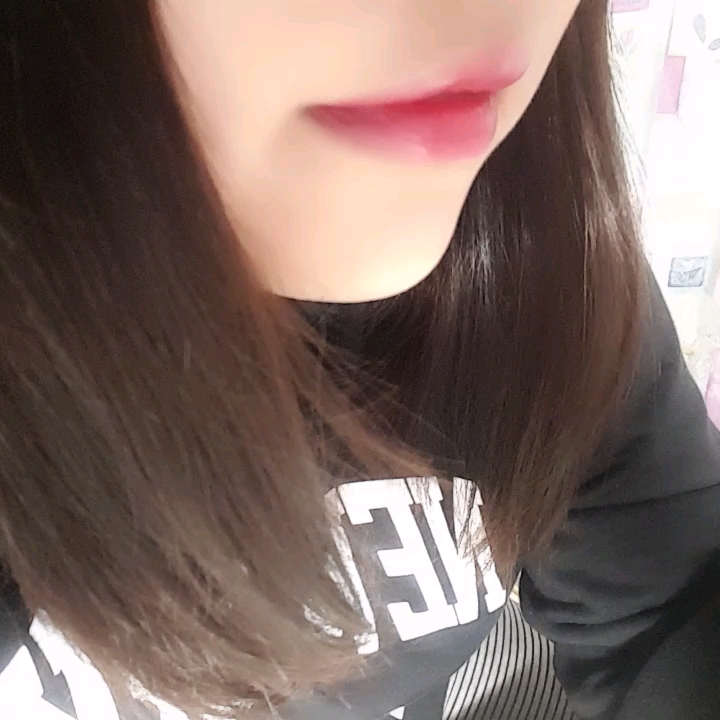 エターナル シマリング リップグロス/JILL STUART/リップグロスを使ったクチコミ（2枚目）