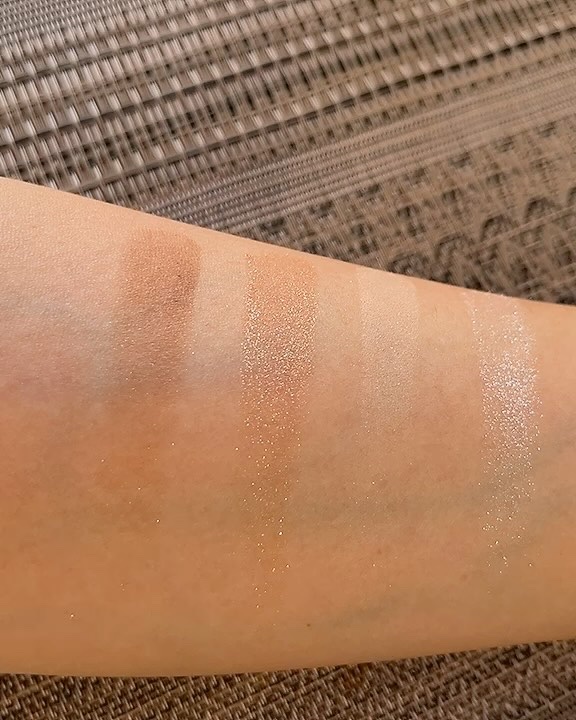 ルナソル カラーリングシアーチークス(グロウ)/LUNASOL/パウダーチークの動画クチコミ2つ目