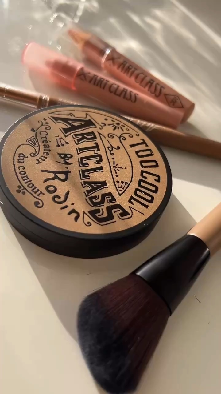 アートクラス アイグリッツ/too cool for school/スティックアイシャドウの人気ショート動画