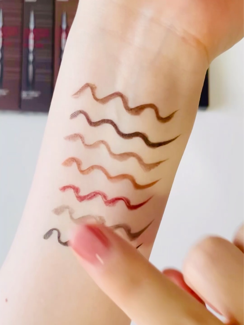 スーパーシャープライナーEX4.0/KATE/リキッドアイライナーの動画クチコミ5つ目