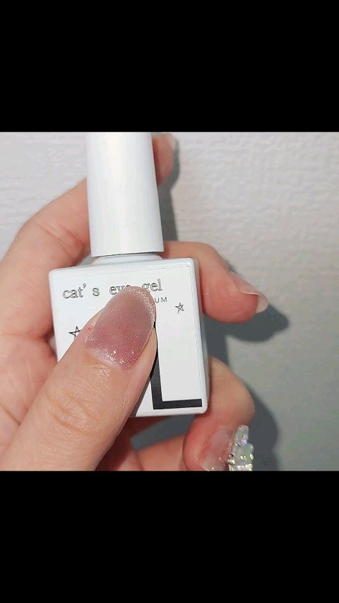 cat's eye gel/ANNUUM/ジェルネイルを使ったクチコミ（3枚目）
