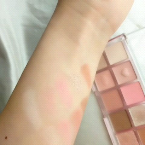 エッセンシャルアイパレット/BBIA/マルチパレットの動画クチコミ4つ目