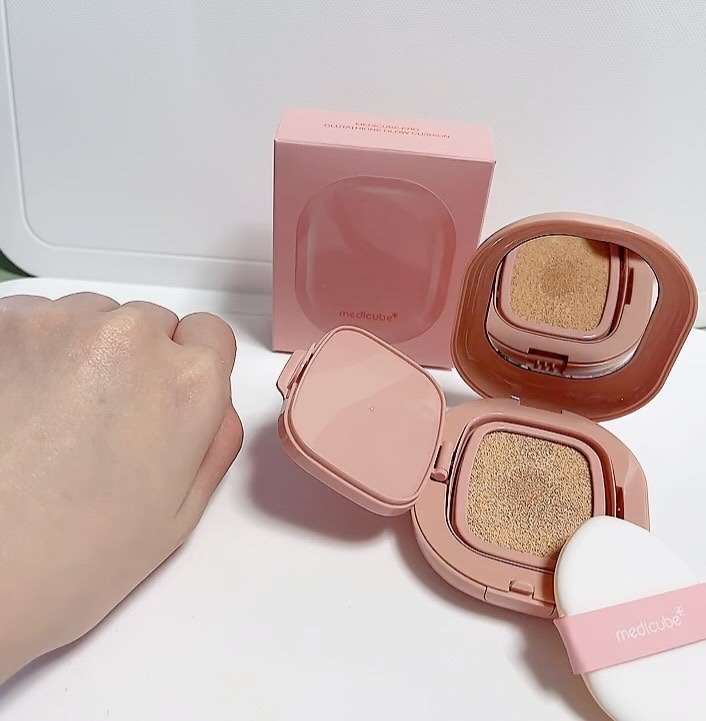 プロ グルタチオン ベルベット クッションファンデーション/MEDICUBE/クッションファンデーションを使ったクチコミ（1枚目）