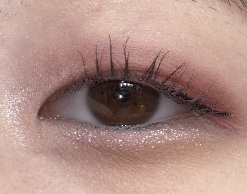 アンドバイロムアンド　グラッシーアイグリッター/&nd by rom&nd/グリッターの人気ショート動画