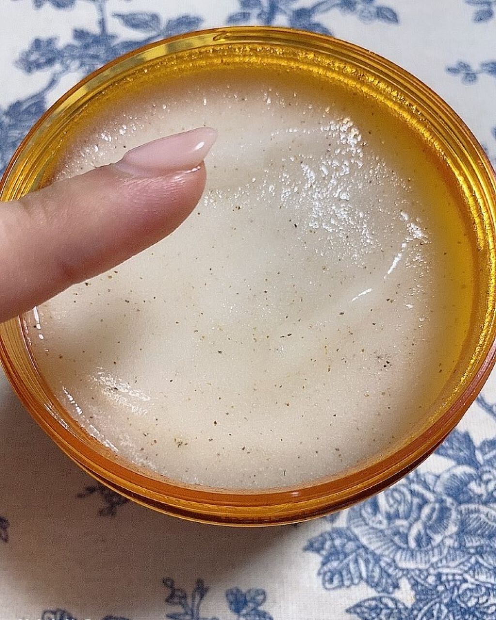 KUNDAL シュガーボディスクラブ チェリーブロッサムのクチコミ「·
こんにちは☺️
·
本日は私が今まで使ってきたボディスクラブの中で、1番コスパが良い物をご.....」（2枚目）