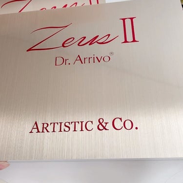 ARTISTIC＆CO. Dr.Arrivo ZeusIIのクチコミ「Dr. Arrivo Zeus Ⅱ✨
.
.
高級感たっぷりの美顔器❣️

肌に直接触れる部分.....」（2枚目）