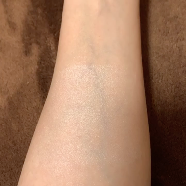 CLARINS ビューティ フラッシュ バームのクチコミ「皆さまこんにちは。

最近の下地。
ジルスチュアート
イルミネイティングセラムプライマー。
と.....」（2枚目）