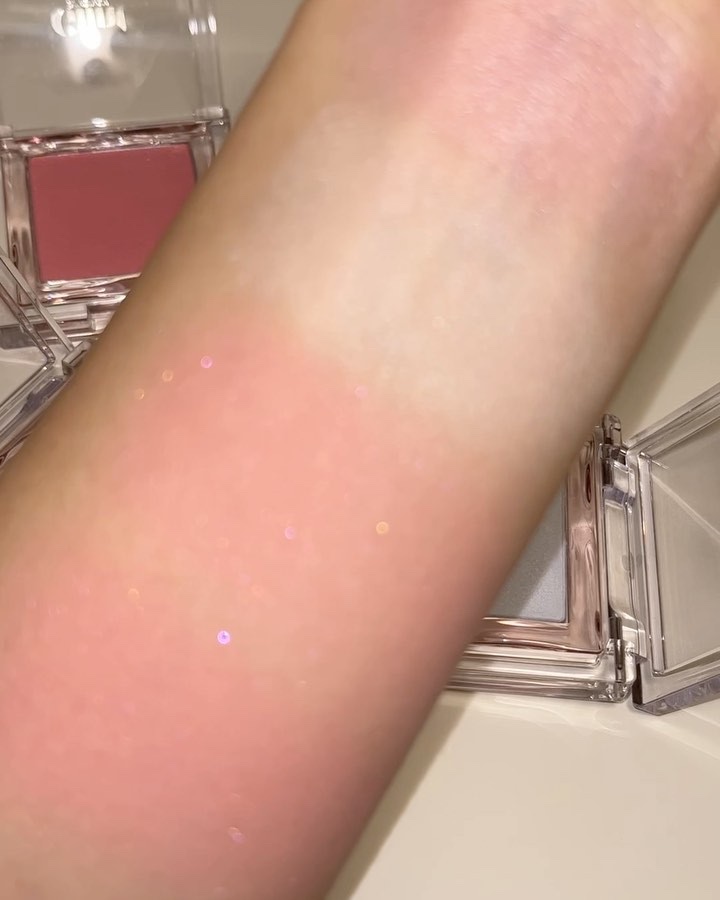 ベイクドブラッシュ/Glint/パウダーチークの動画クチコミ3つ目