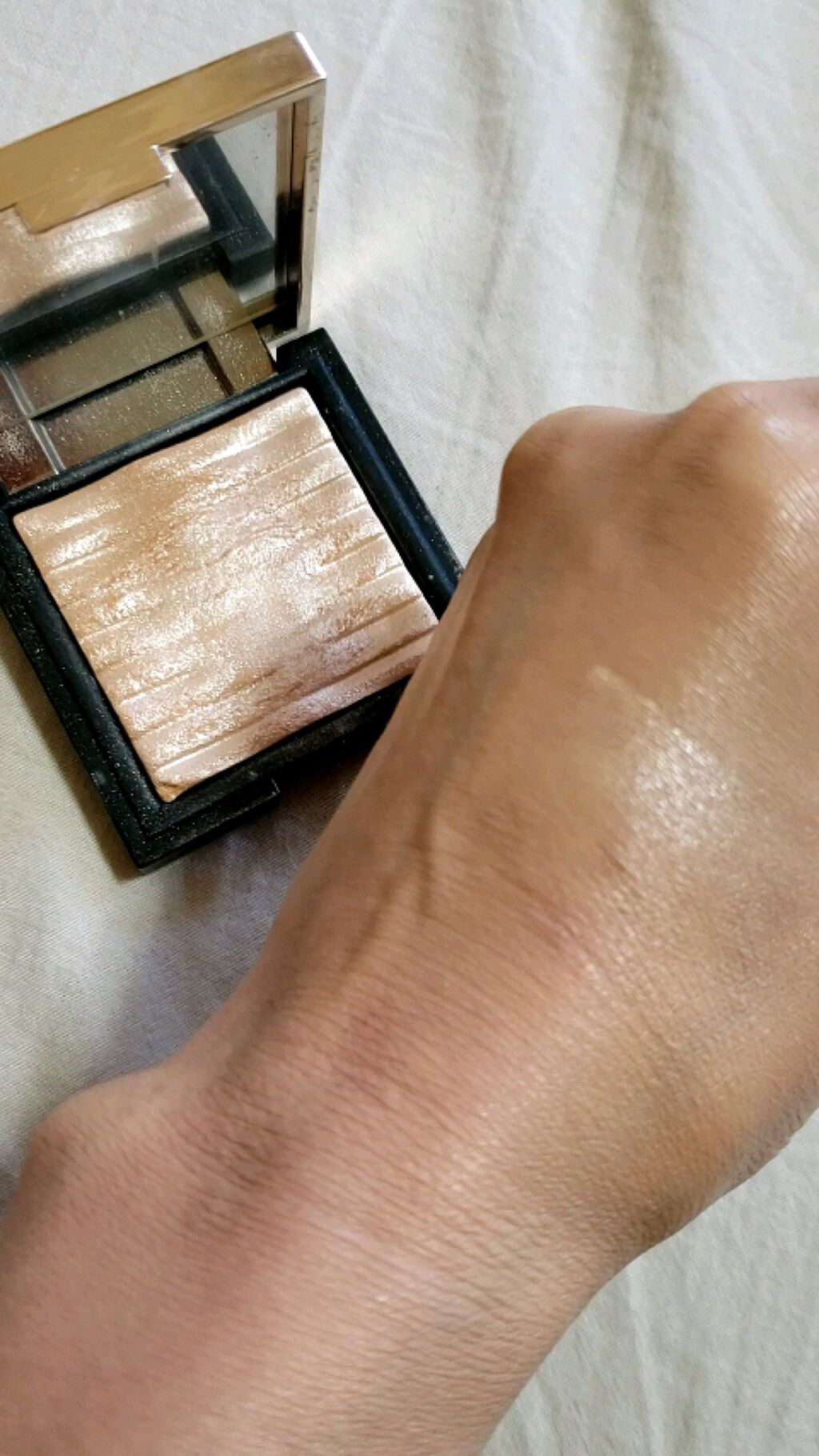 ボーン ディス ウェイ ターン アップ ザ ライト ハイライティング パレット ミディアム/Too Faced/プレストパウダーを使ったクチコミ（3枚目）