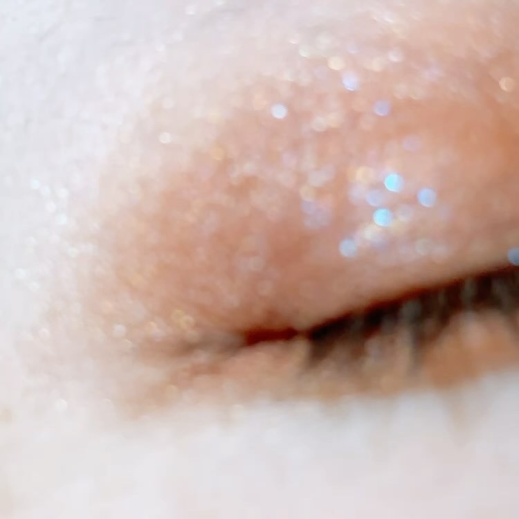  シアー グリッターアイズ 55 バブル(BUBBLE)/KiSS/単色アイシャドウを使ったクチコミ（2枚目）