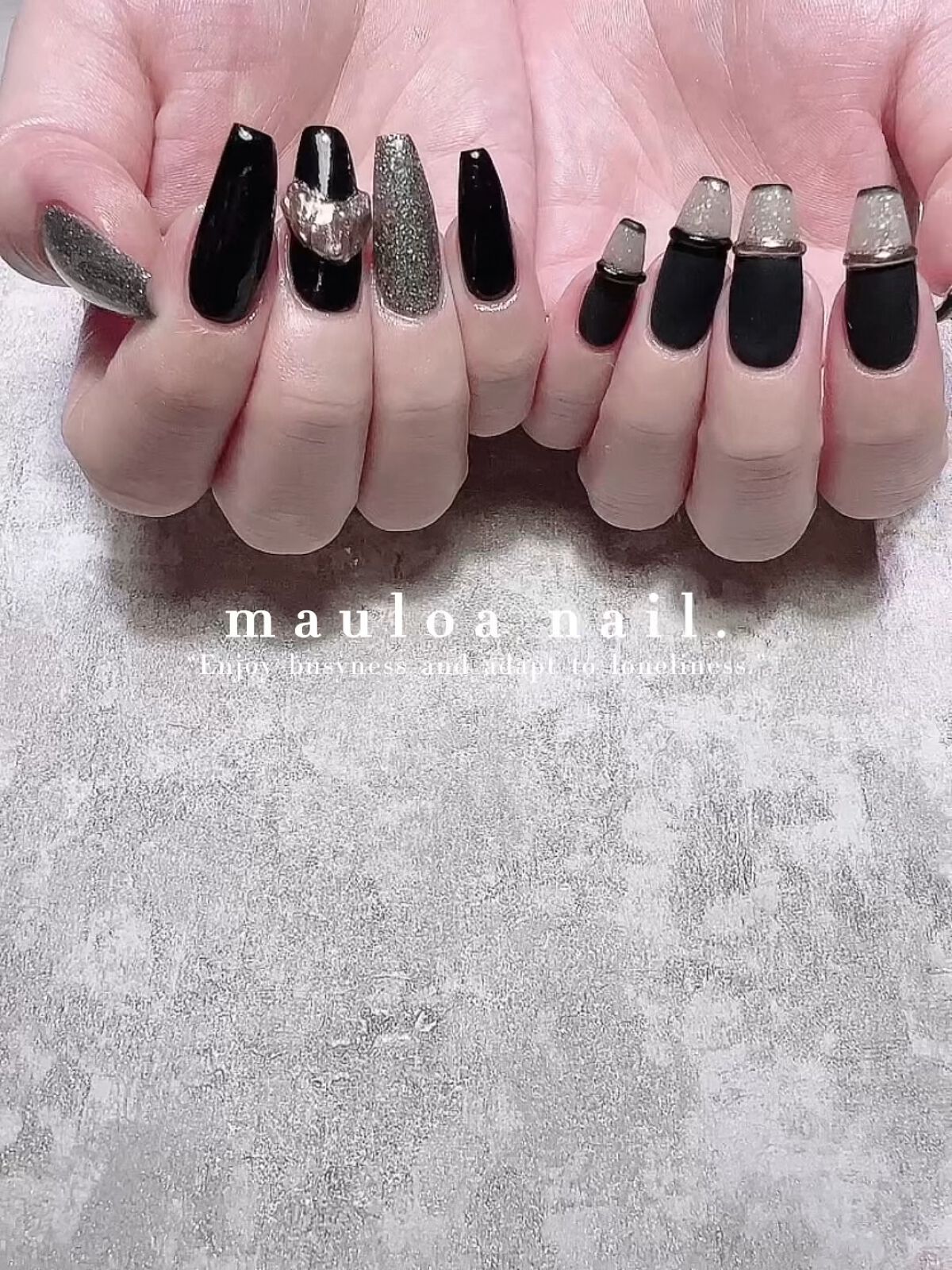 #ネイル,#冬ネイル,#アートネイル,#海ネイル,#ミラーアートネイル,#ニュアンスネイル,#くすみカラーネイル,#サマーネイル,#ジュエリーネイル,#ミラーネイル,#牛柄ネイル,#スタッズネイル,#太陽ネイル,#天王寺ネイル,#シンプルネイル,#タイル柄ネイル,#cow柄ネイルのネイルデザイン