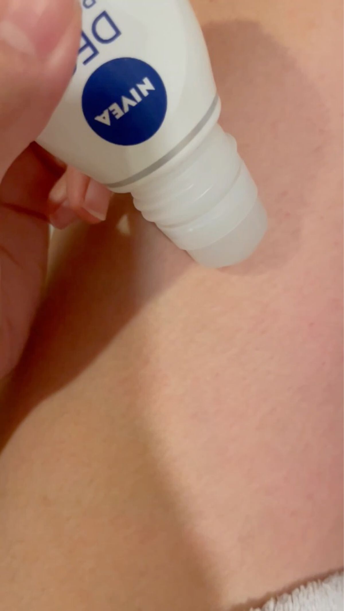 ニベアデオ ロールオン ホワイトソープの香り/ニベア/デオドラント・制汗剤を使ったクチコミ（3枚目）