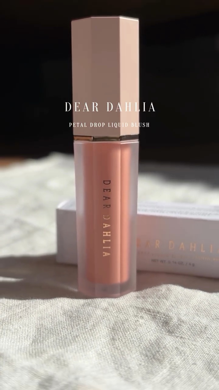 ペタルドロップリキッドブラッシャー/DEAR DAHLIA/リキッドチークの人気ショート動画