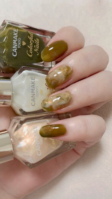 カラフルネイルズ/キャンメイク/マニキュアの人気ショート動画