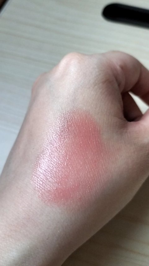 シャイニーエッセンスリップA/media/口紅の動画クチコミ1つ目