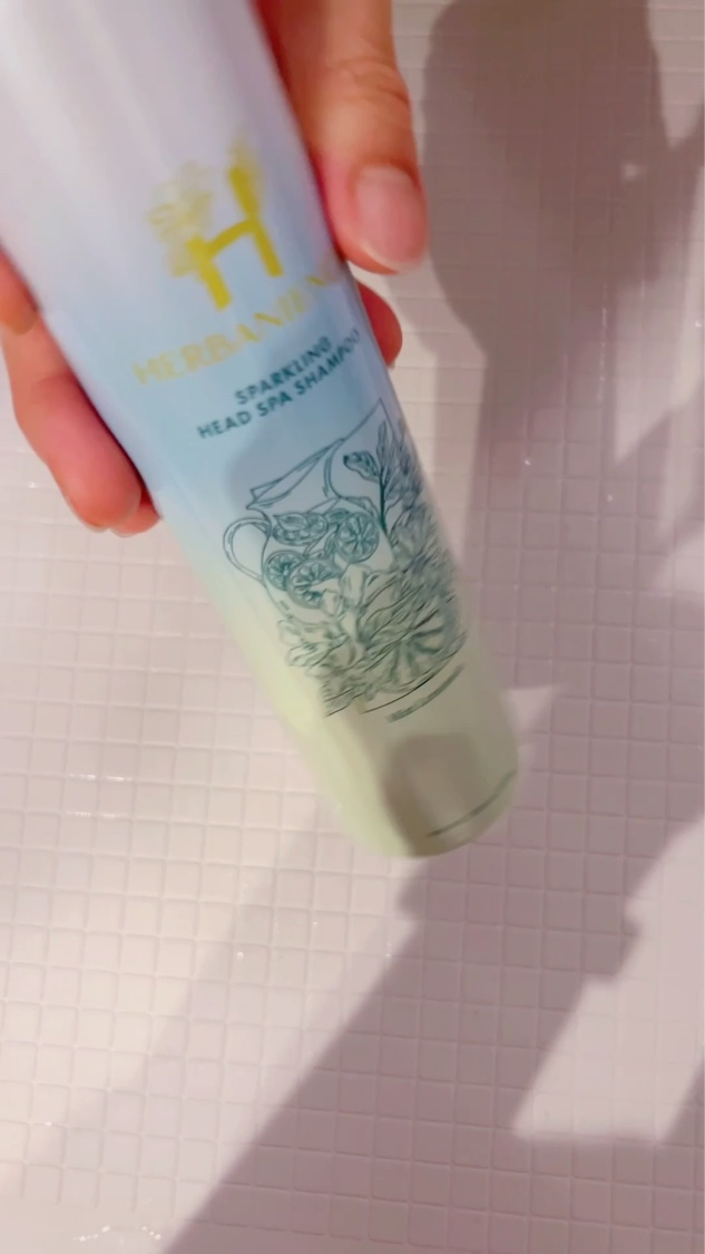 ハーバニエンス　炭酸ヘッドスパシャンプー_バニスパ/HERBANIENCE/市販シャンプーを使ったクチコミ（3枚目）