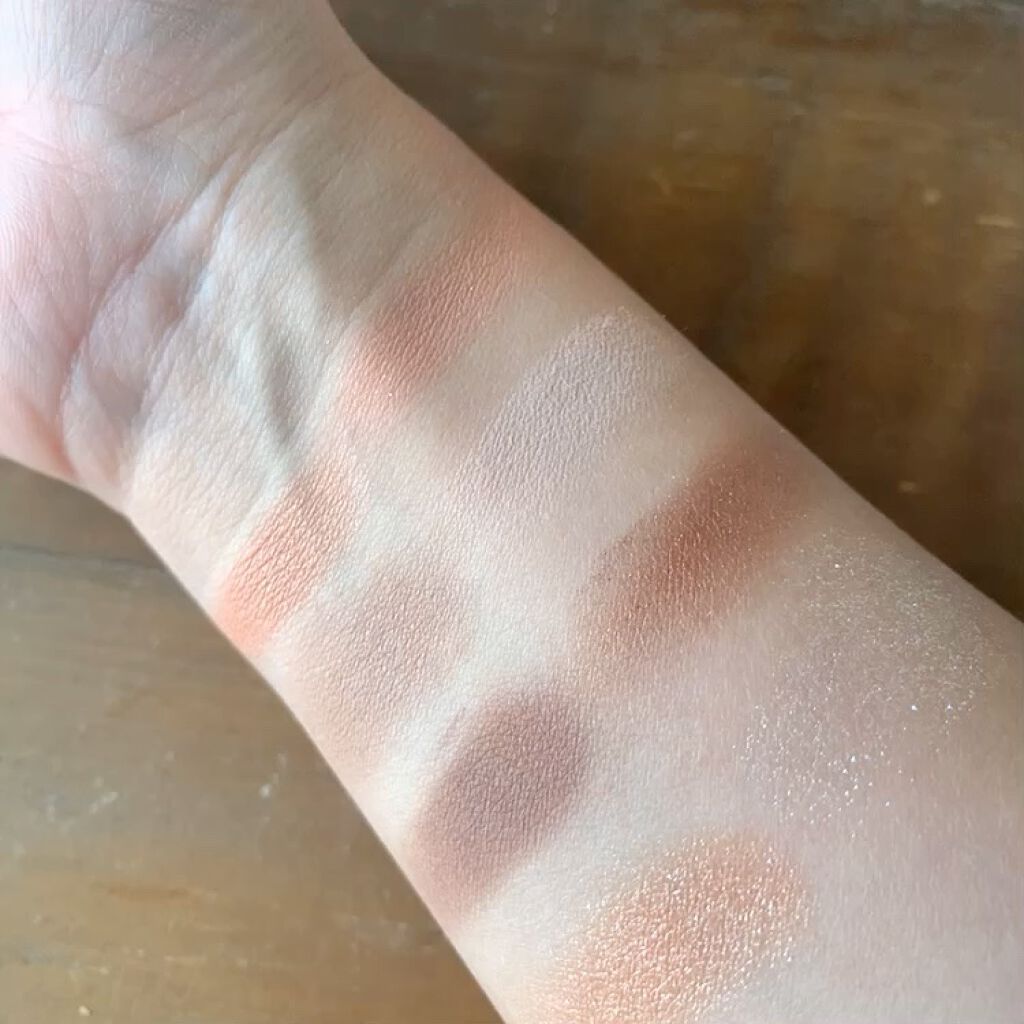 VAST NEBULA 4COLOR EYESHADOW PALETTE/HEXZE（ヘックスゼ）/アイシャドウパレットの動画クチコミ4つ目