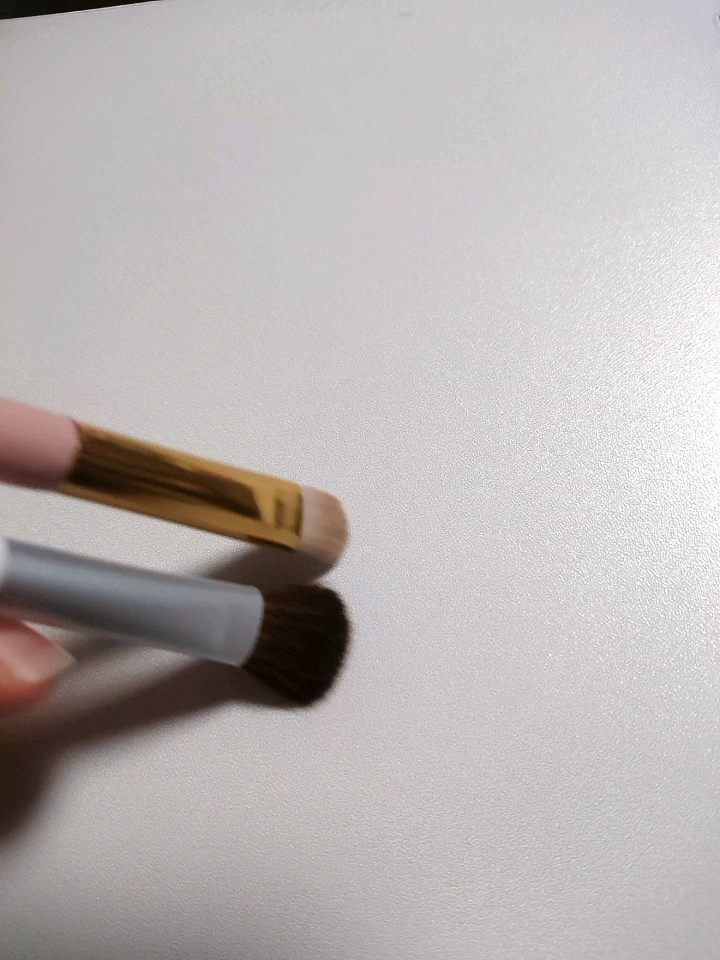 アイシャドウブラシ/キャンドゥ/メイクブラシの動画クチコミ2つ目