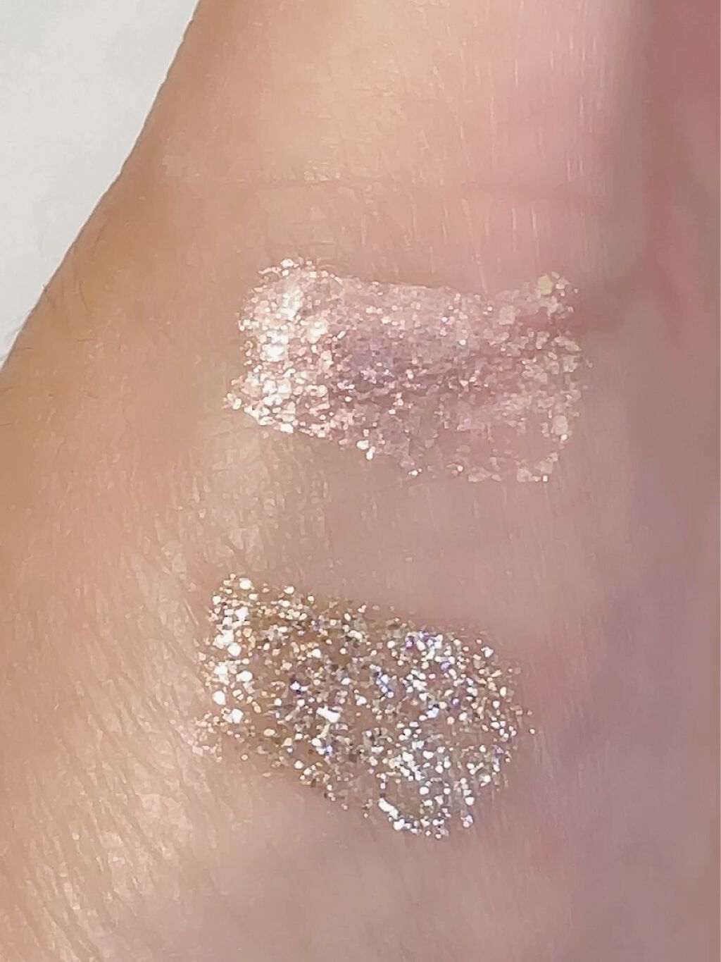 Cherry Love グリッター リキッドアイシャドウ P04 Shining Star/FlowerKnows/グリッターを使ったクチコミ（3枚目）