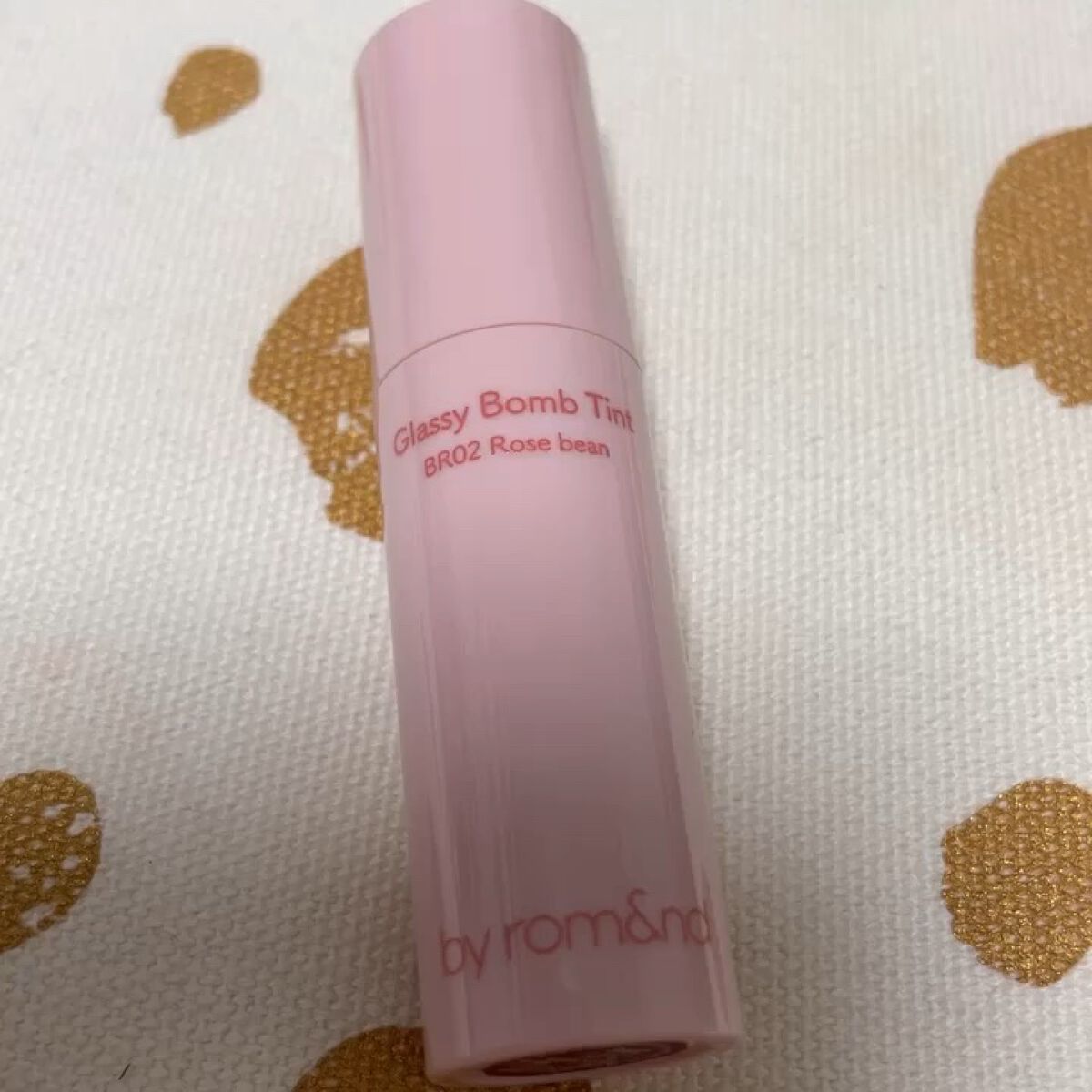 アンドバイロムアンド　グラッシーボムティント/&nd by rom&nd/リップティントの動画クチコミ1つ目