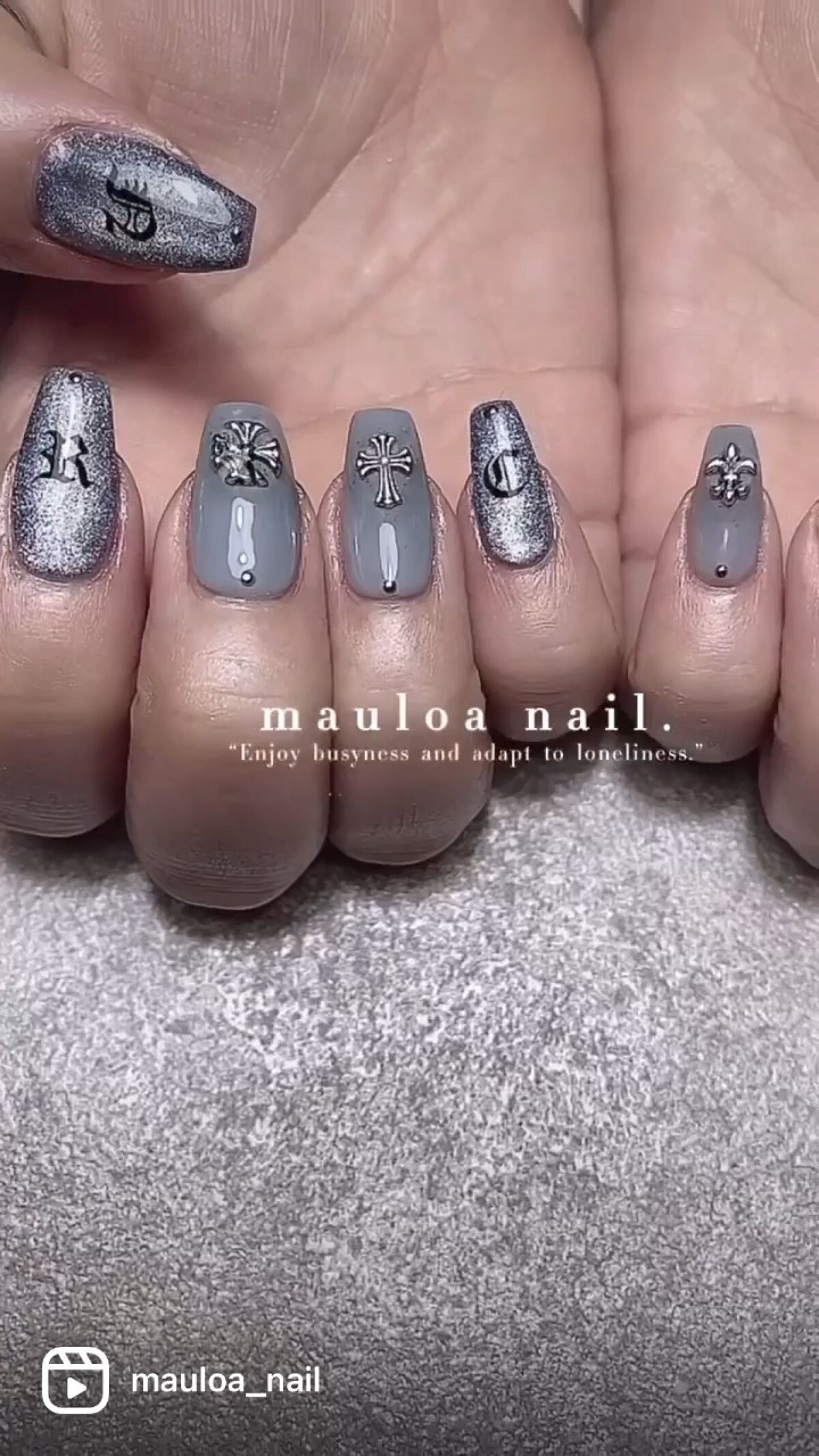 #ネイル,#くすみブルーネイル,#アートネイル,#海ネイル,#ミラーアートネイル,#アニマルネイル,#冬ネイル,#クロムハーツネイル,#オータムネイル,#ジュエリーネイル,#ミラーネイル,#手書きアートネイル,#イニシャルネイル,#ブラウンネイル,#オールドイングリッシュネイル,#秋ネイル,#天王寺ネイル,#マットネイルのネイルデザイン