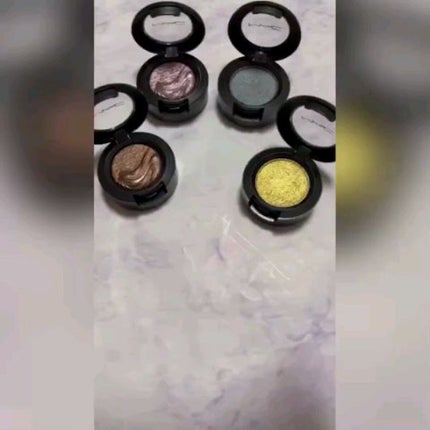 エクストラ ディメンション アイシャドウ/M・A・C/単色アイシャドウの人気ショート動画