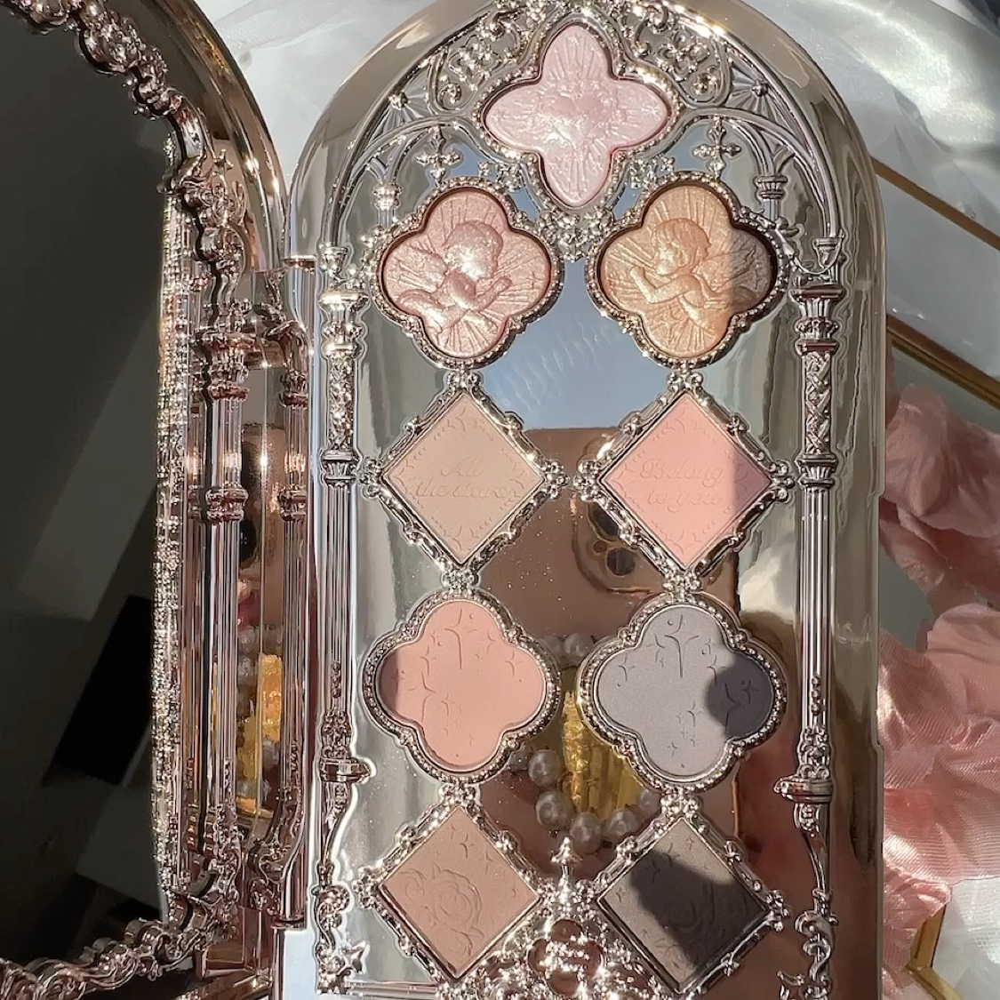 フラワーノーズ リトルエンジェルコレクション 9色アイシャドウパレット/FlowerKnows/アイシャドウパレットを使ったクチコミ（3枚目）