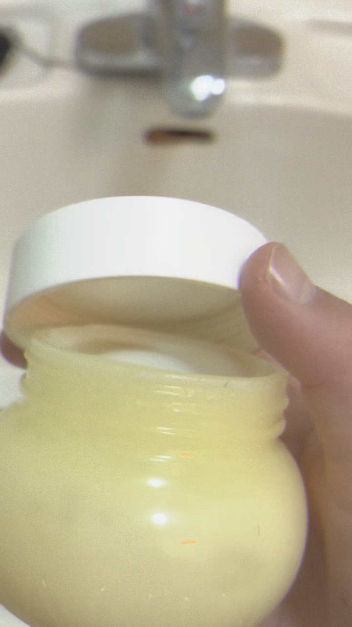 薬用しみ対策 美白化粧水/メラノCC/化粧水の人気ショート動画