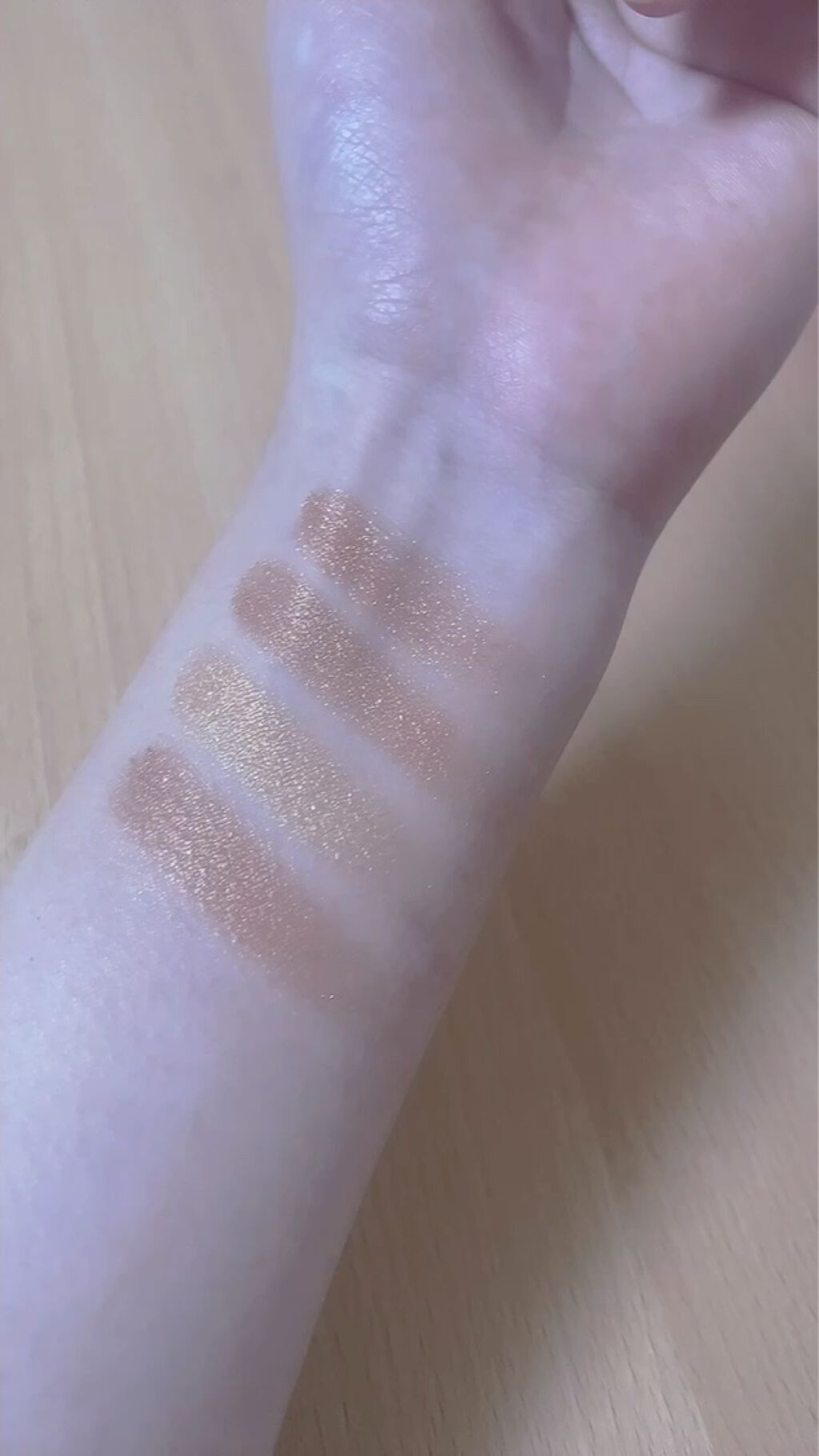 GENE TOKYO リラクシーアイシャドウ/DAISO/アイシャドウパレットの動画クチコミ4つ目