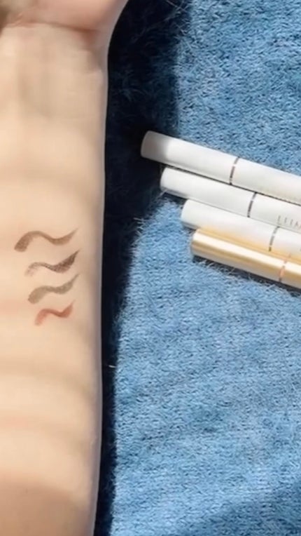 ベルベットライナー/LUMIURGLAS/リキッドアイライナーの人気ショート動画