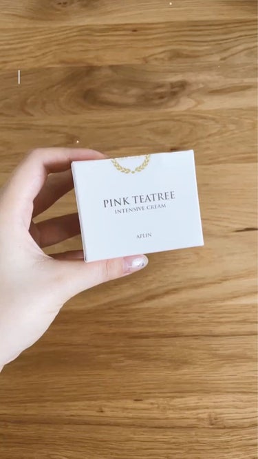 ほんのりピンクが可愛い💓

【APLIN PINKTEA TREE CREAM 】

ピンクティーツリーとシカ成分配合で鎮静効果に期待できる♡
スキンケアの最後にたっぷりつけるて朝までしっとり✨
可愛い