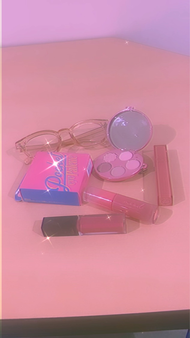 フィー ポケットアイパレット EP03 ストロベリーホイップ/fwee/アイシャドウパレットを使ったクチコミ（2枚目）