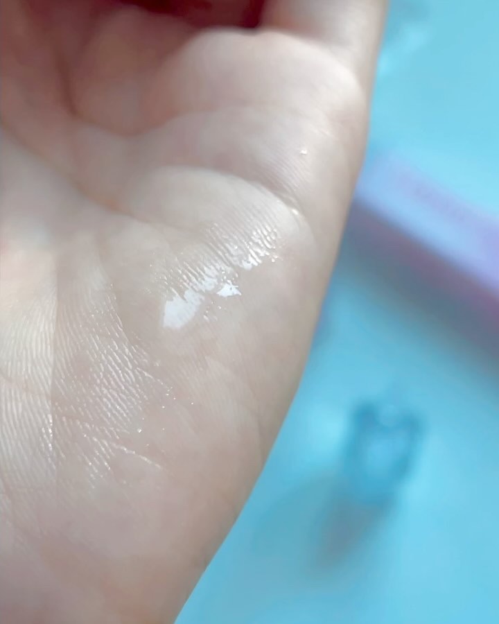 ラビューム ボリュームリップセラム/Luvum/リップグロスを使ったクチコミ（2枚目）