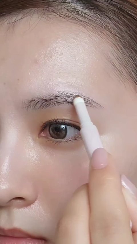 【ラメ眉可愛すぎた…】

眉までラメのせるなんて！
なんてかわいいの！！！！！

*･゜ﾟ･*:.｡..｡.:*･'*･゜ﾟ･*:.｡..｡.:*:.｡. .｡.:*･゜ﾟ･*

KiSSME
HEAVY ROTATION
ムードオンパウダ