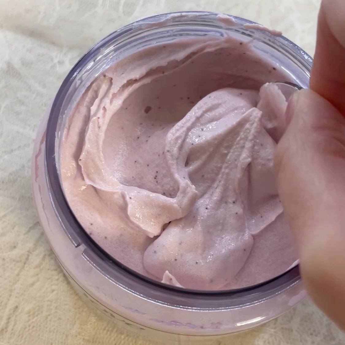 ダヴ ふわとろ　クリーミースクラブ チェリー＆アプリコットミルク/ダヴ/ボディスクラブを使ったクチコミ（3枚目）