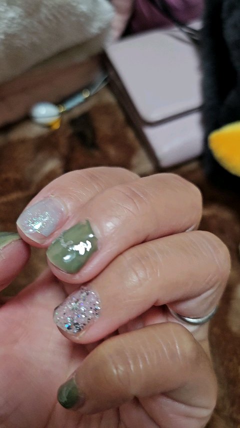 ジェルネイル/セリア/ジェルネイルの動画クチコミ1つ目