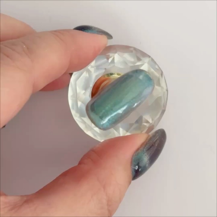 ピールオフベースジェル/sacra/ネイルトップコートの動画クチコミ3つ目