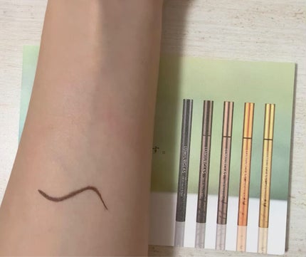 スキルレスライナー/LUMIURGLAS/リキッドアイライナーを使ったクチコミ(2枚目)