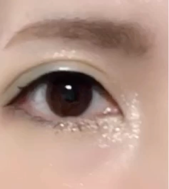 UR GLAM　BLOOMING EYE COLOR PALETTE/U R GLAM/パウダーアイシャドウを使ったクチコミ（3枚目）