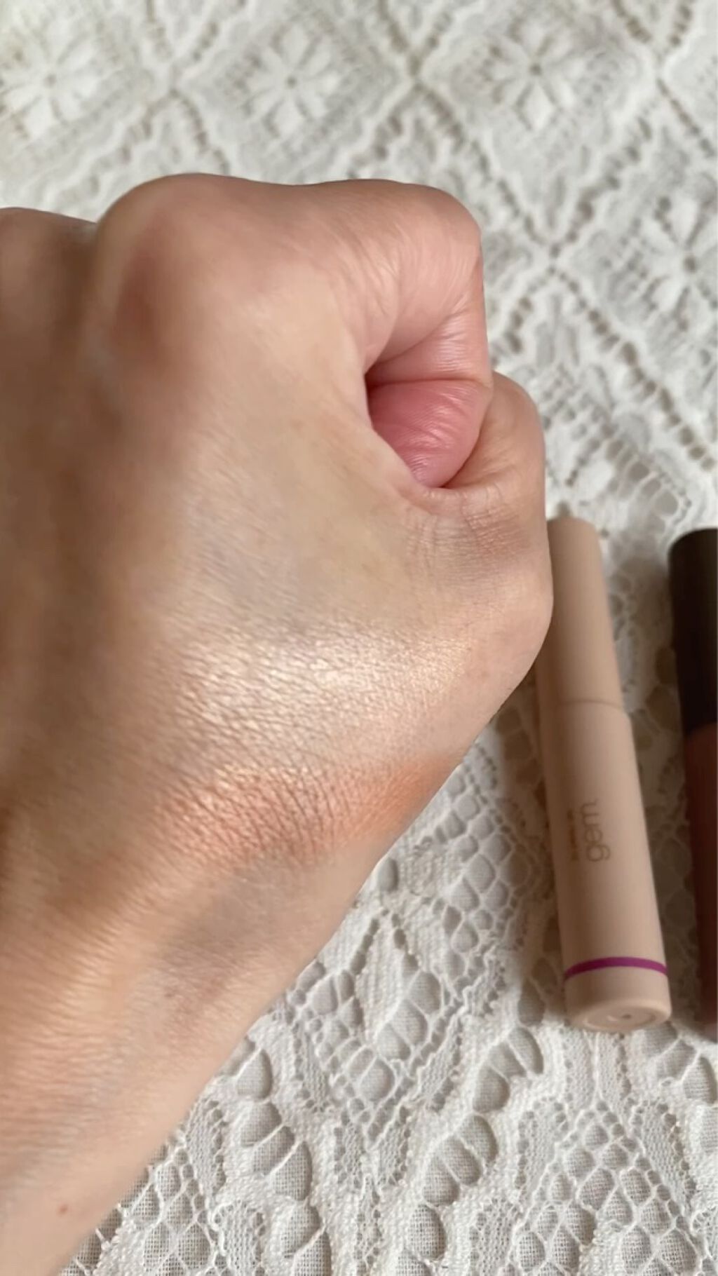 gemini glow highlight/la peau de gem./クリームハイライトの動画クチコミ1つ目