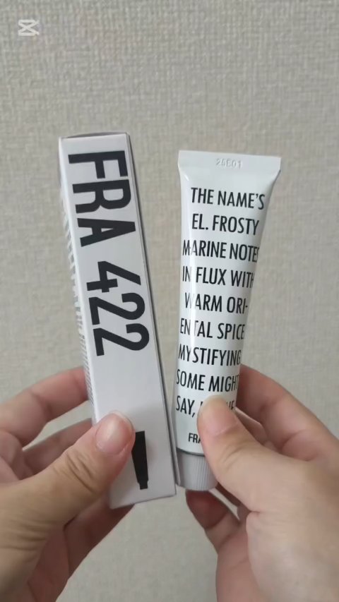 ANTI-WRINKLE 
パフュームハンドクリーム

「FRAGRANCE」のFRAと、アースデイ422から生まれた
プレミアムフレグランスハウス FRA422 
自然の香りを楽しむために、自然を犠牲にしない。

FRA422は、持続可能