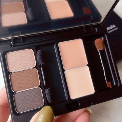 miko on LIPS 「これ1つでメイクが完成しちゃう欲張りパレットが新登場💓ジェンダ..」(6枚目)