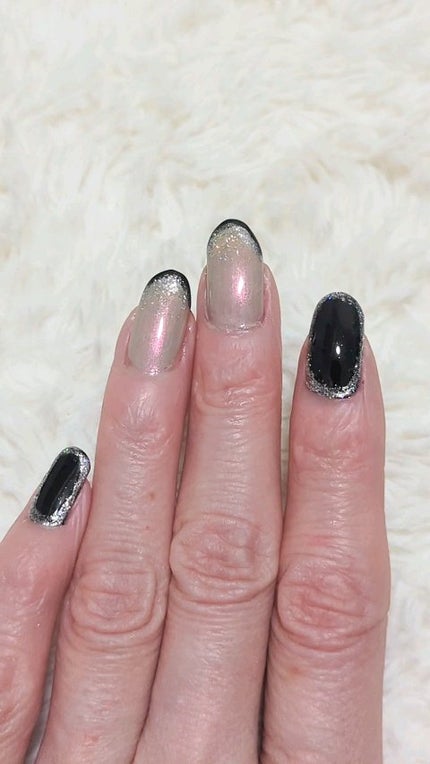 カラフルネイルズ/キャンメイク/マニキュアの人気ショート動画