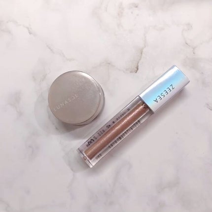 ダイヤモンドシリーズ 星空リキッドアイシャドウ/ZEESEA/リキッドアイシャドウの人気ショート動画