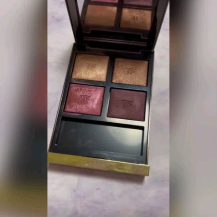 アイ カラー クォード/TOM FORD BEAUTY/アイシャドウパレットの人気ショート動画