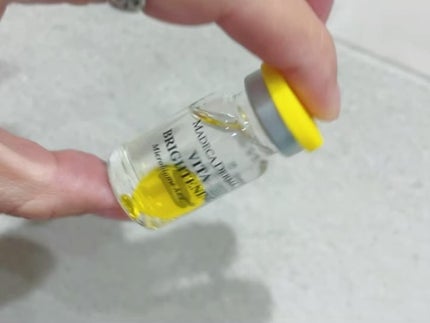 ビタブライトニング マイクロバイオームアンプル/マデカダーマ/美容液を使ったクチコミ(3枚目)