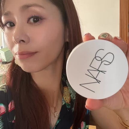NARS ライトリフレクティング セラムクッション ファンデーション/NARS/クッションファンデーションの人気ショート動画