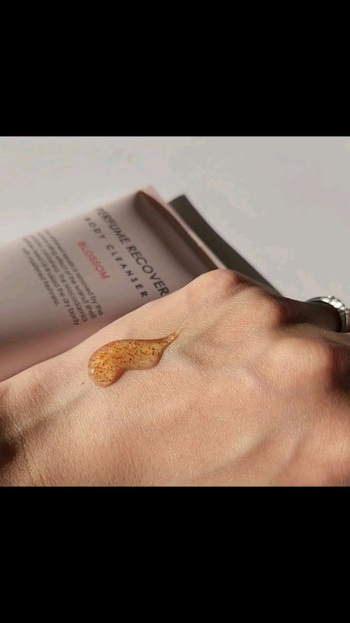 パフュームリカバリーボディクレンザーブロッサム/ラミューズ/ボディソープの動画クチコミ1つ目