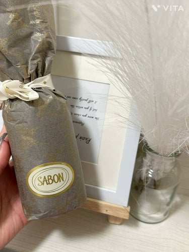 SABON　　ボディローション


グリーンローズのかおり❤️
これは私が選んだのではないのですが.....💕


とりあえず香りの持ちがいい！
強すぎないのに次の日まで残っているんですよね💋


そし