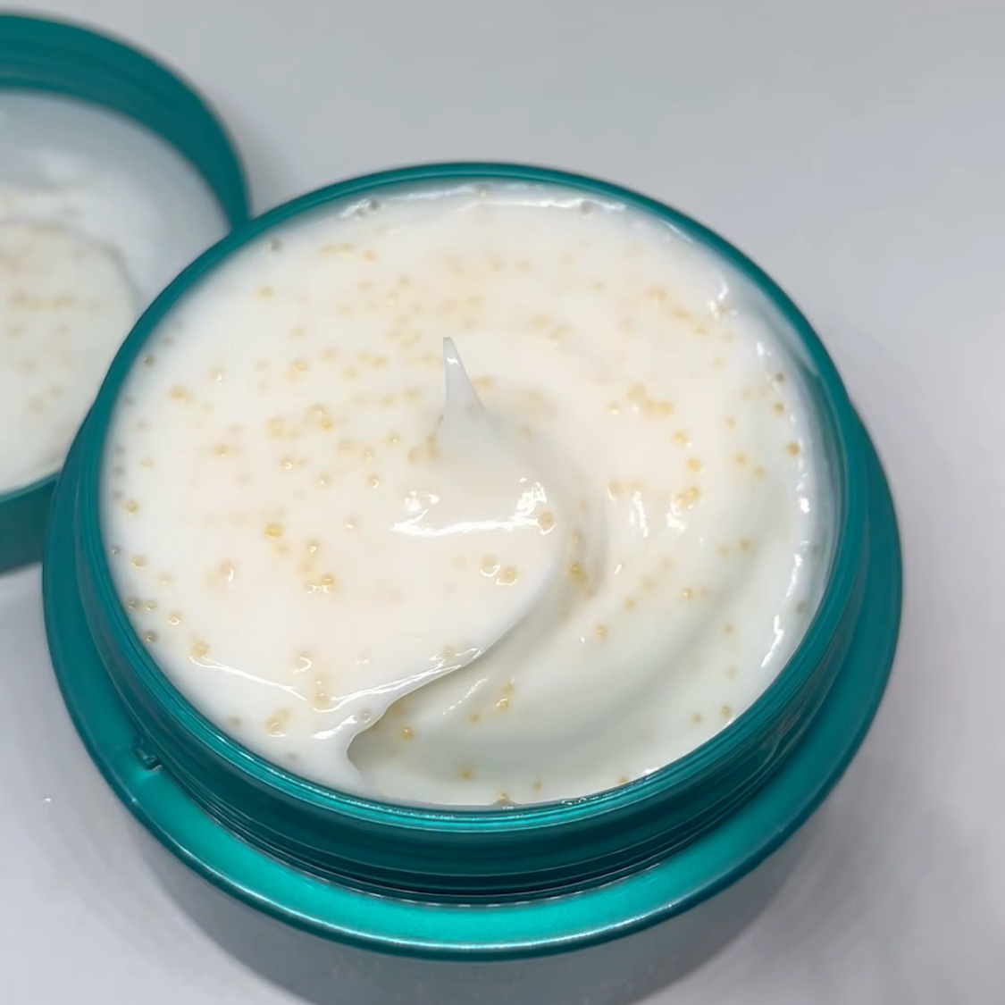 ビューティーチャージ ナイトスペリア/アトリックス/ハンドクリームを使ったクチコミ（3枚目）